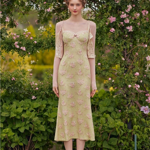 Papaya Ice cream Slip dress Lacemade - Picture 2 of 5